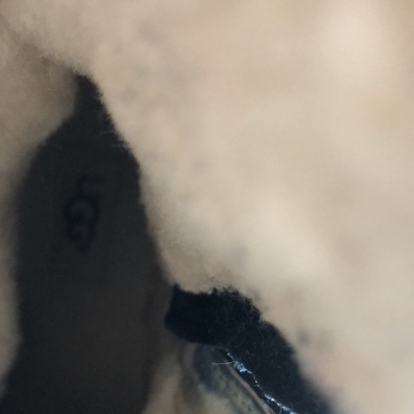 Girls authentic UGG black suede biker boots - Picture 6 of 6